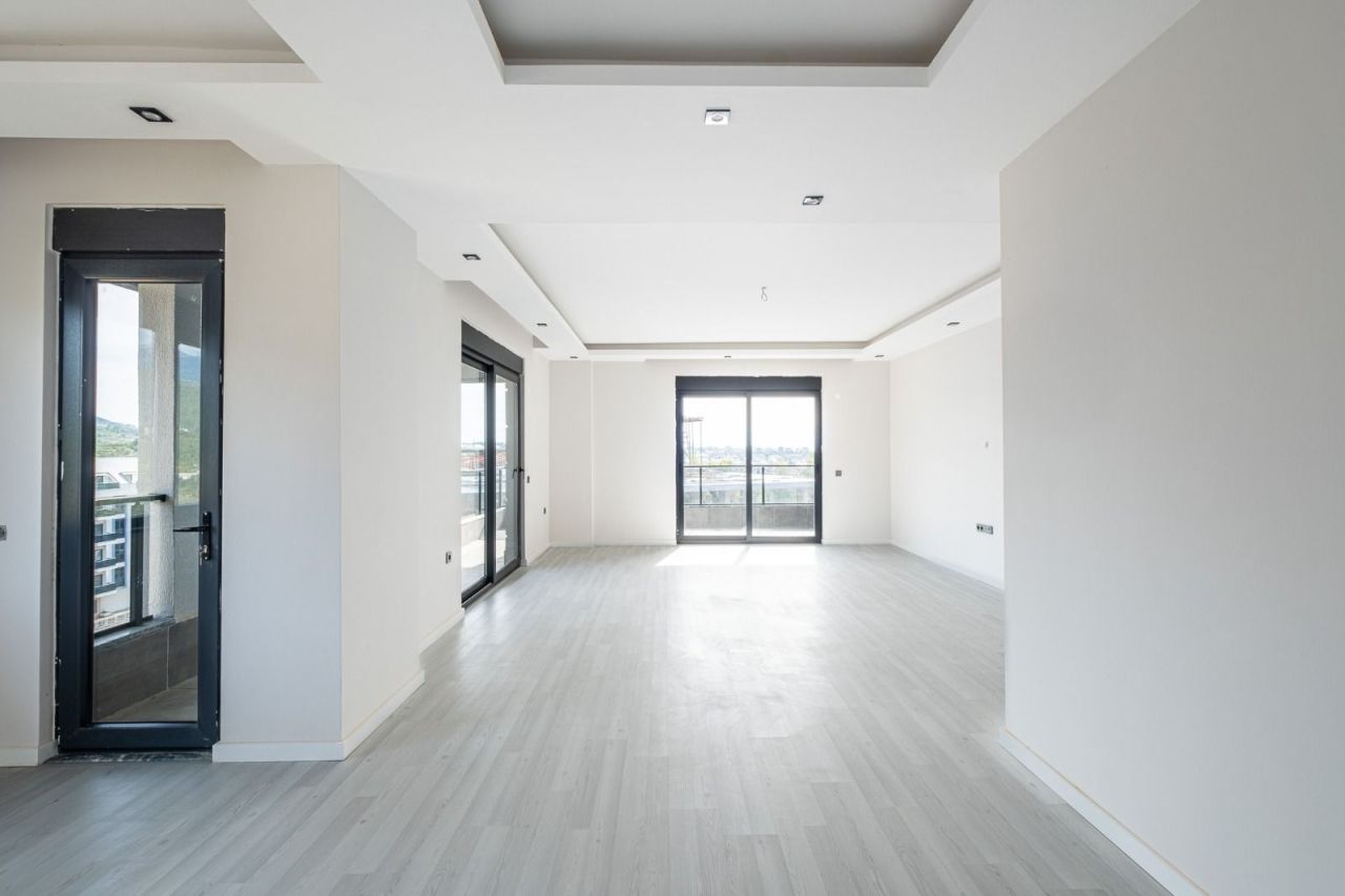 Квартира в Алании, Турция, 200 м² - фото 1