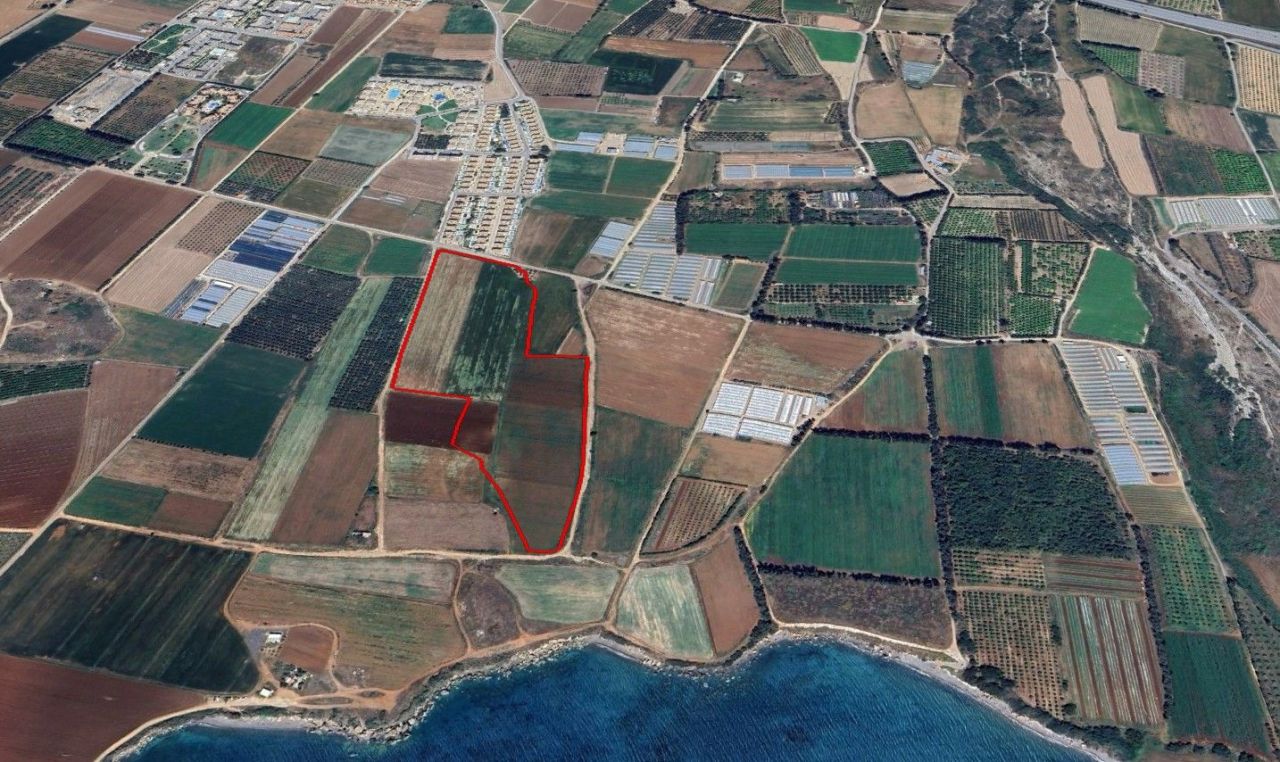 Земля в Пафосе, Кипр, 73 726 м² - фото 1