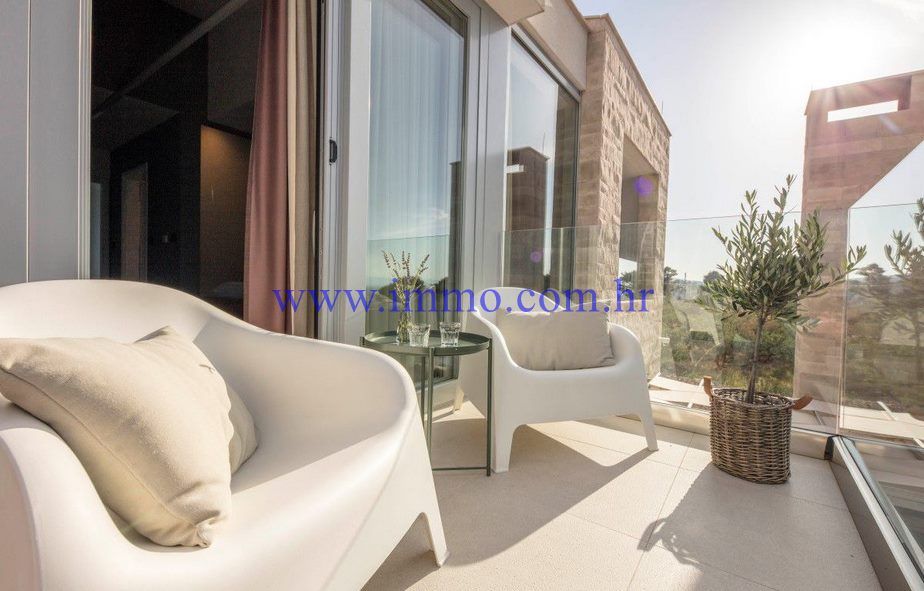 Вилла на острове Брач, Хорватия, 350 м² - фото 9