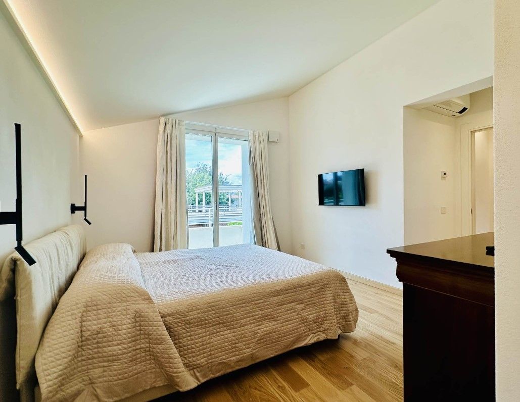 Вилла в Марина ди Пьетрасанта, Италия, 226 м² - фото 16