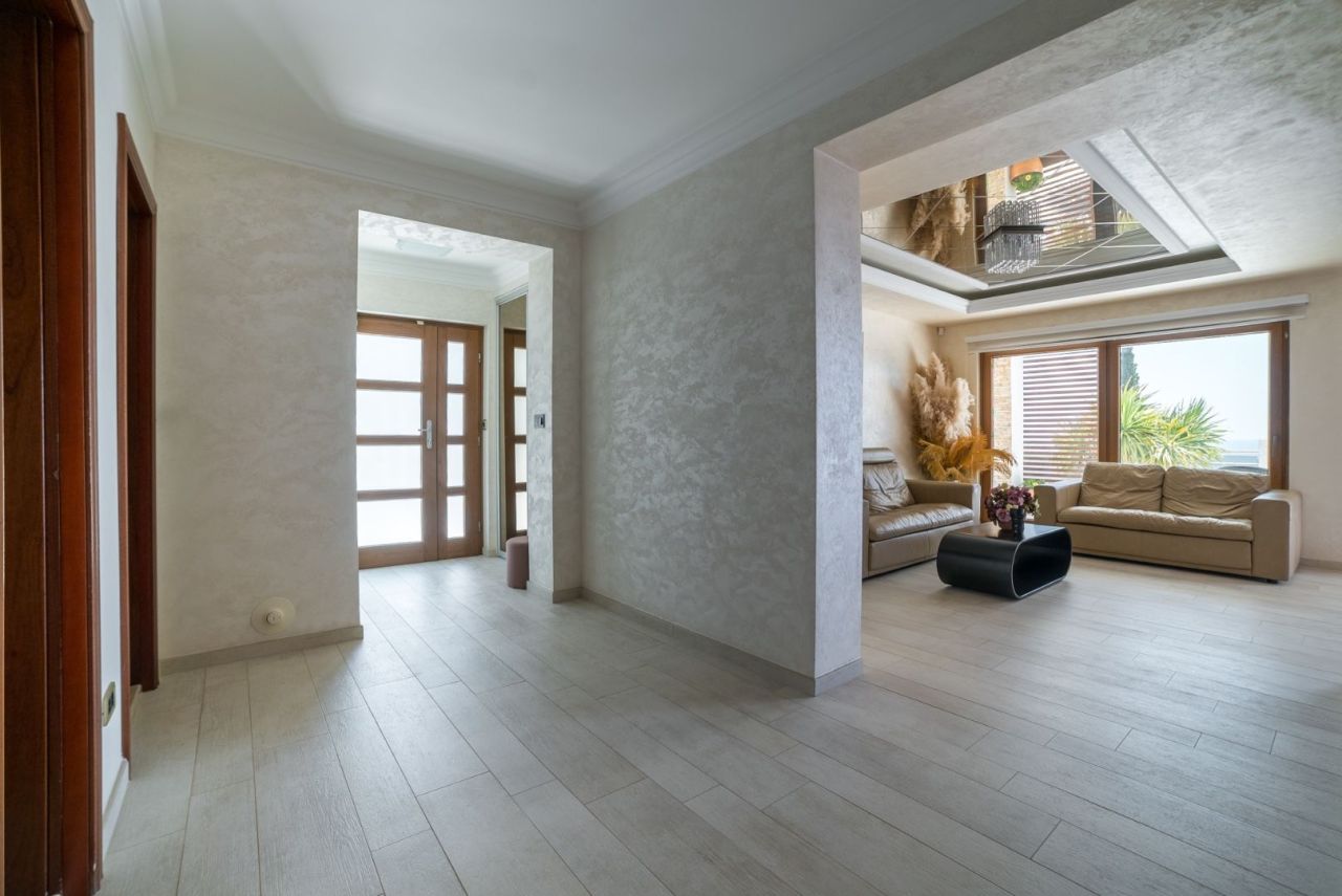 Отель, гостиница в Бечичи, Черногория, 435 м² - фото 16