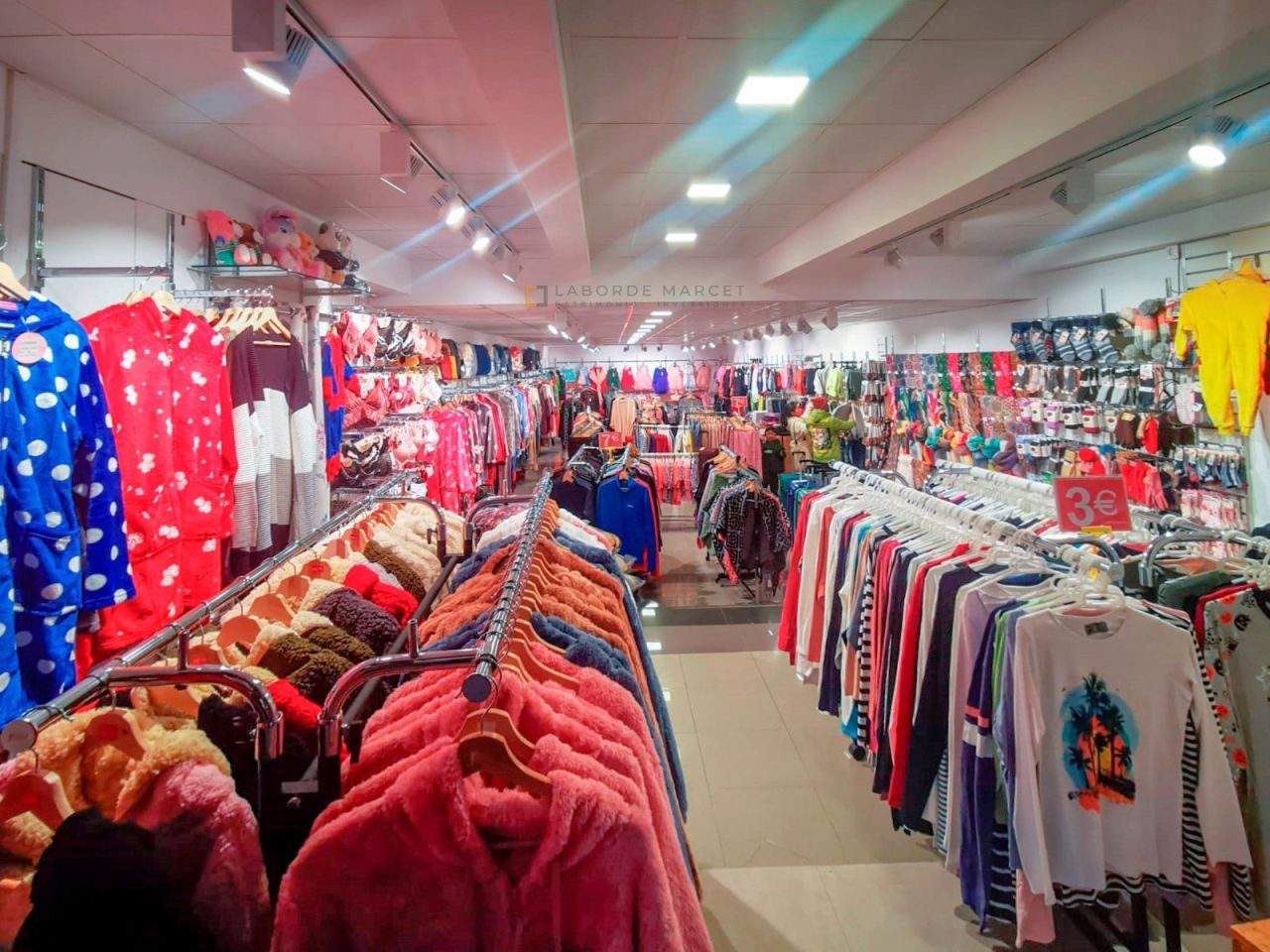 Магазин в Барселоне, Испания, 226 м² - фото 2