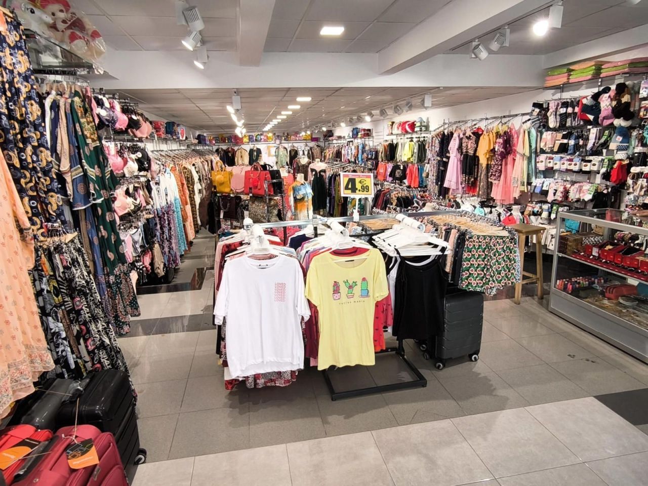 Магазин в Барселоне, Испания, 226 м² - фото 3