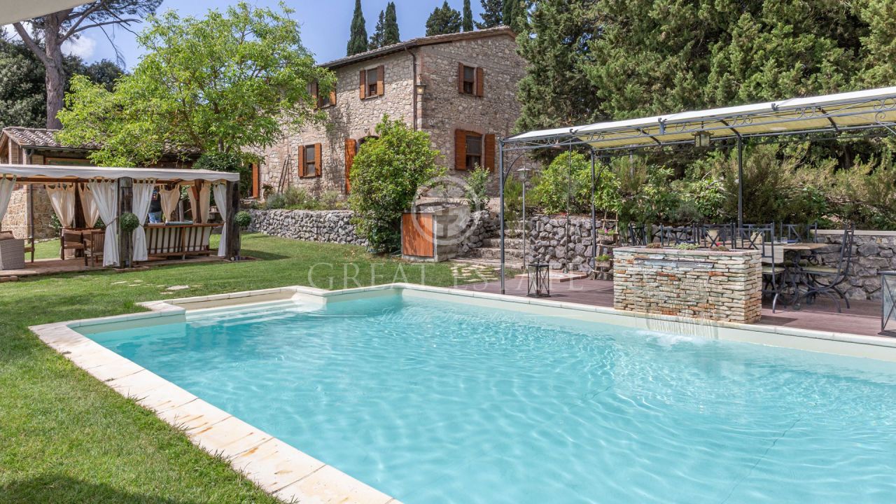 Дом в Четоне, Италия, 417 м² - фото 2