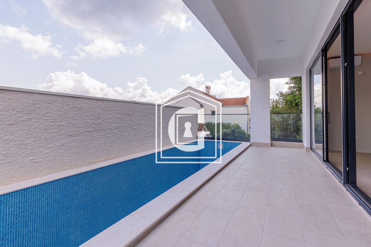 Вилла в Крашичах, Черногория, 315 м² - фото 2