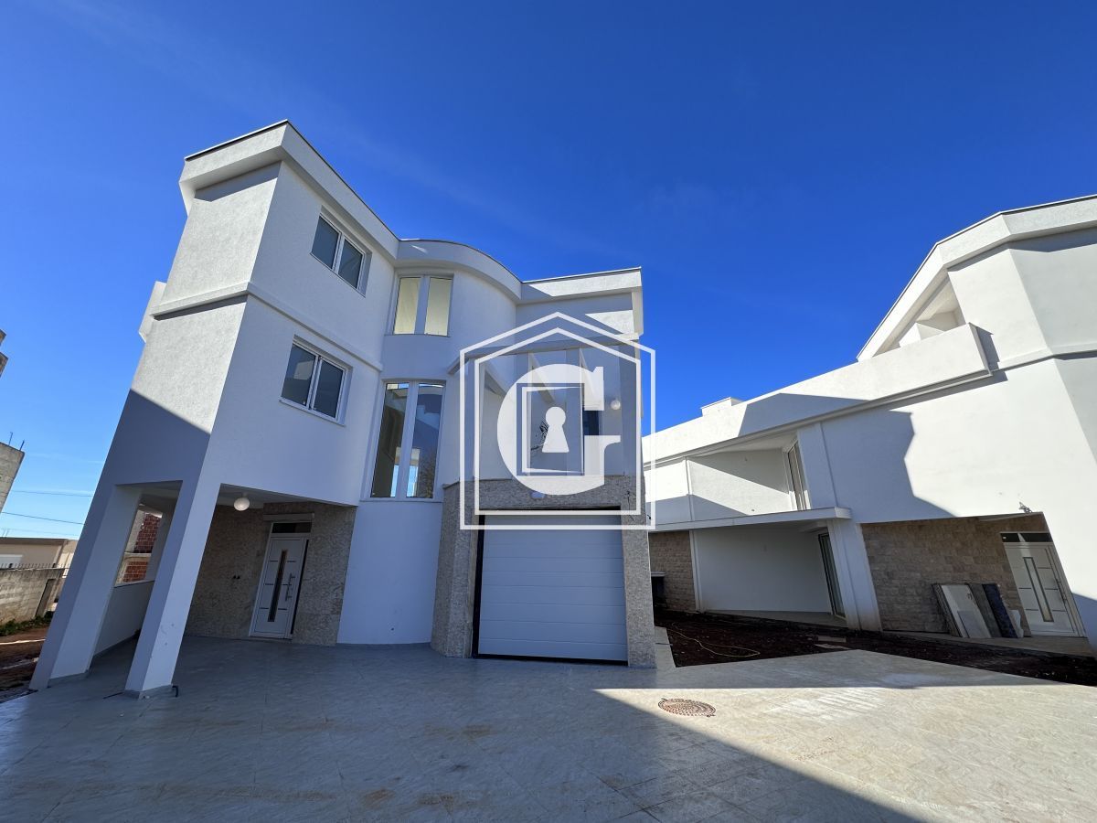 Вилла в Кримовице, Черногория, 467 м² - фото 9