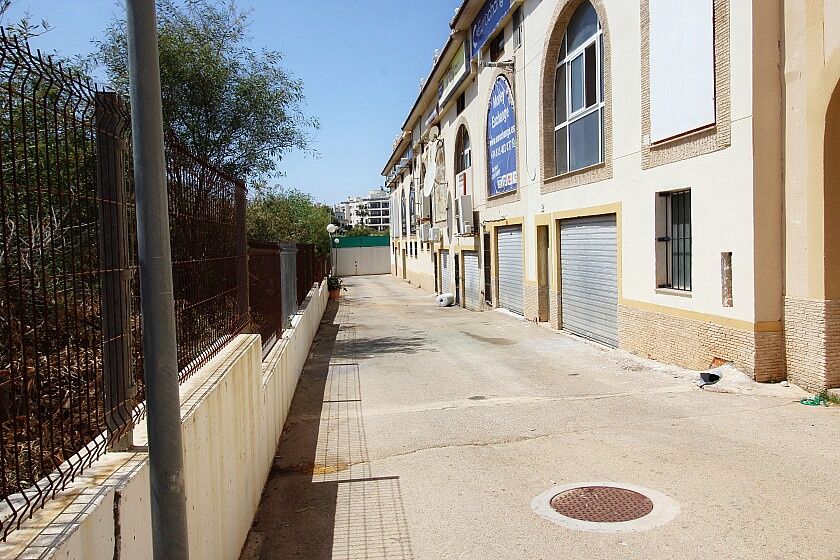 Коммерческая недвижимость в Ориуэла Коста, Испания, 300 м² - фото 16