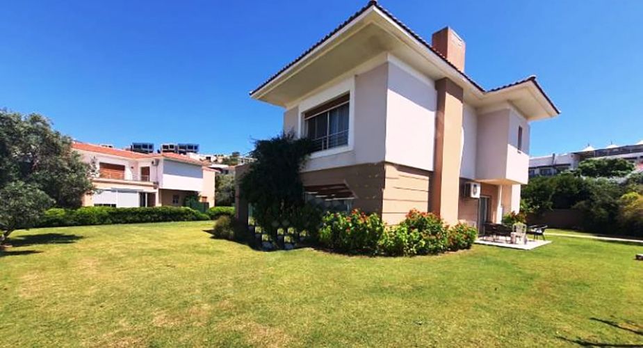 Вилла в Чешме, Турция, 350 м² - фото 1