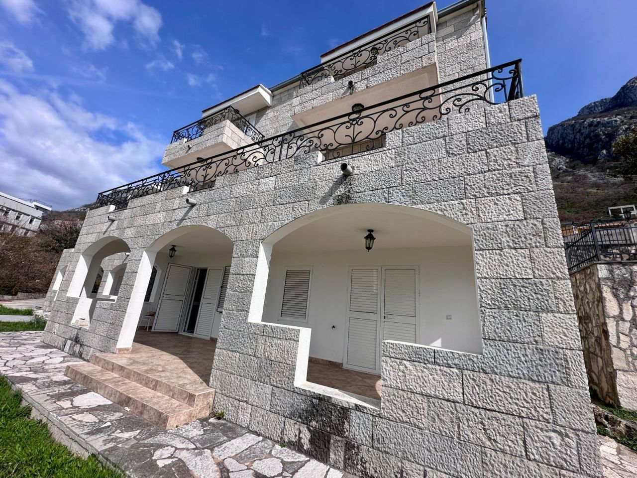 Вилла в Будве, Черногория, 357 м² - фото 3