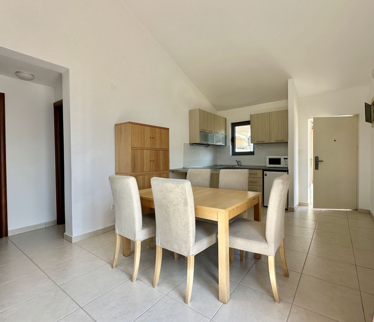 Квартира в Будве, Черногория, 80 м² - фото 8