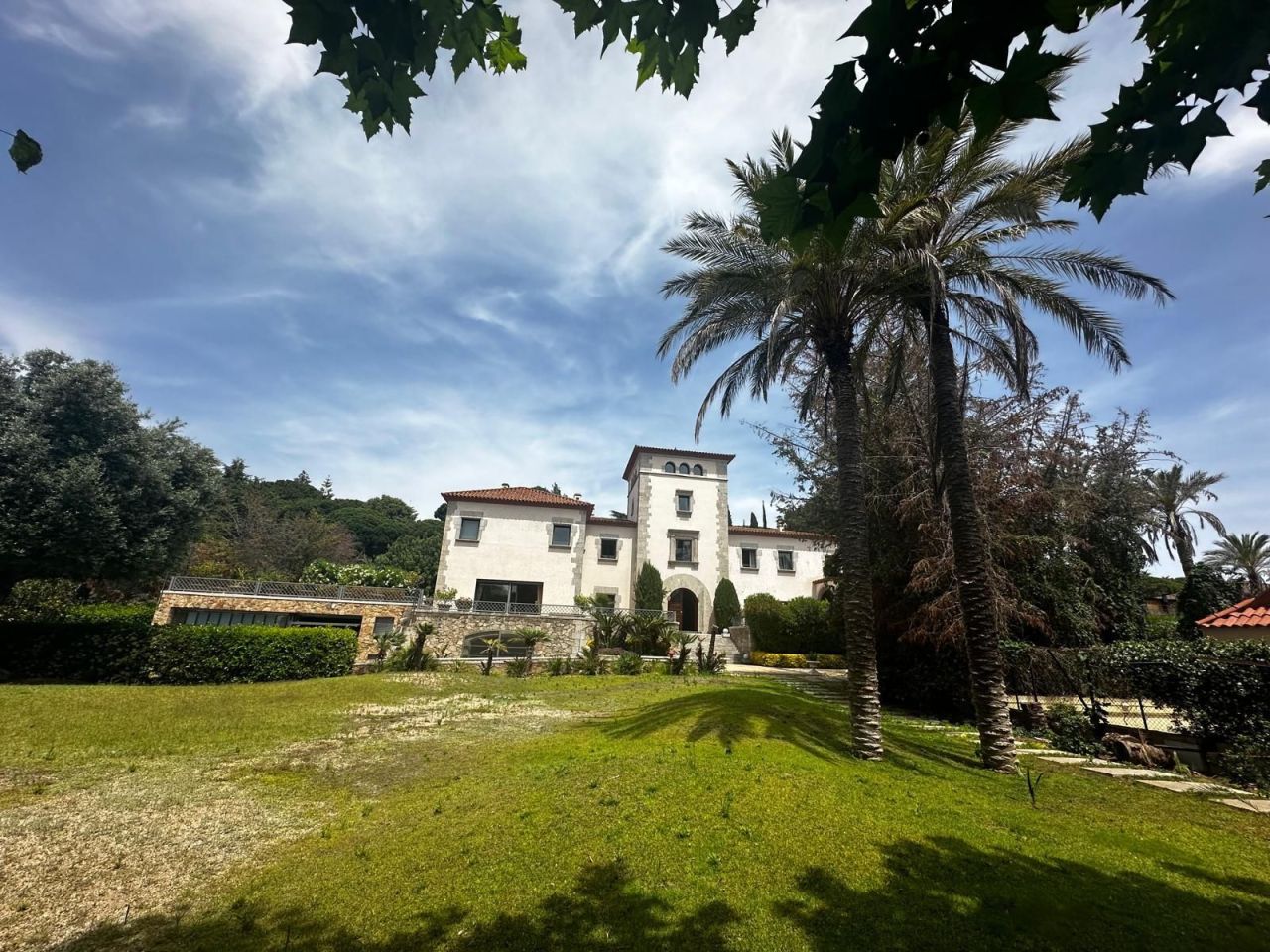 Вилла в Барселоне, Испания, 1 134 м² - фото 2