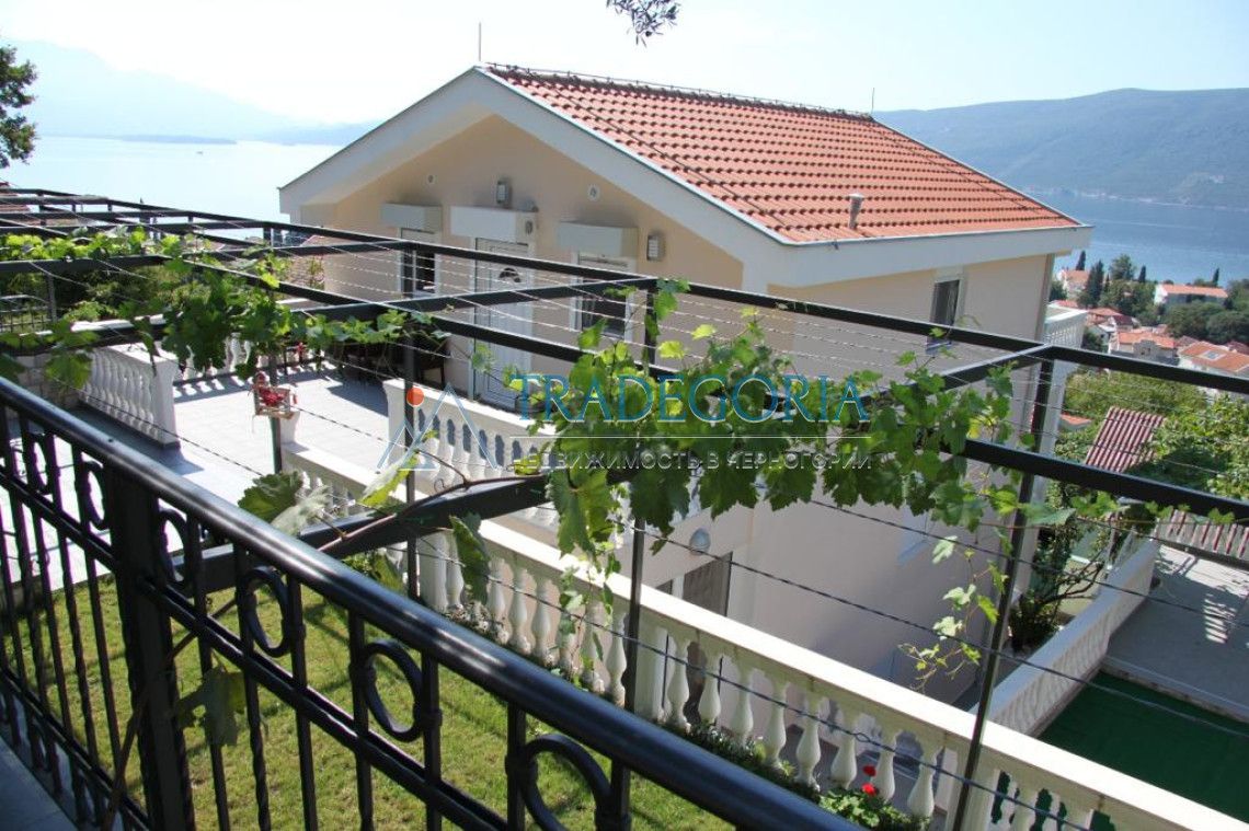 Дом в Баошичах, Черногория, 178 м² - фото 1