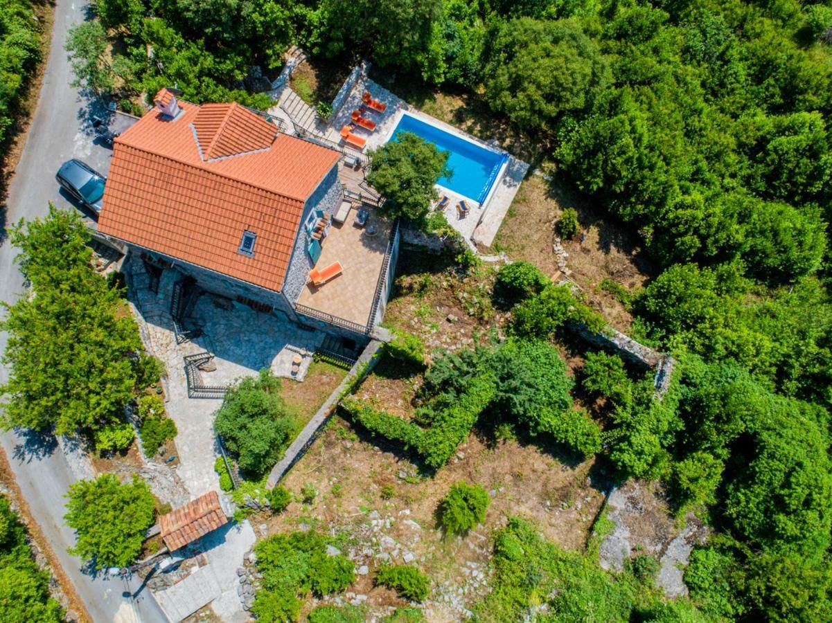 Дом в Тивате, Черногория, 150 м² - фото 1