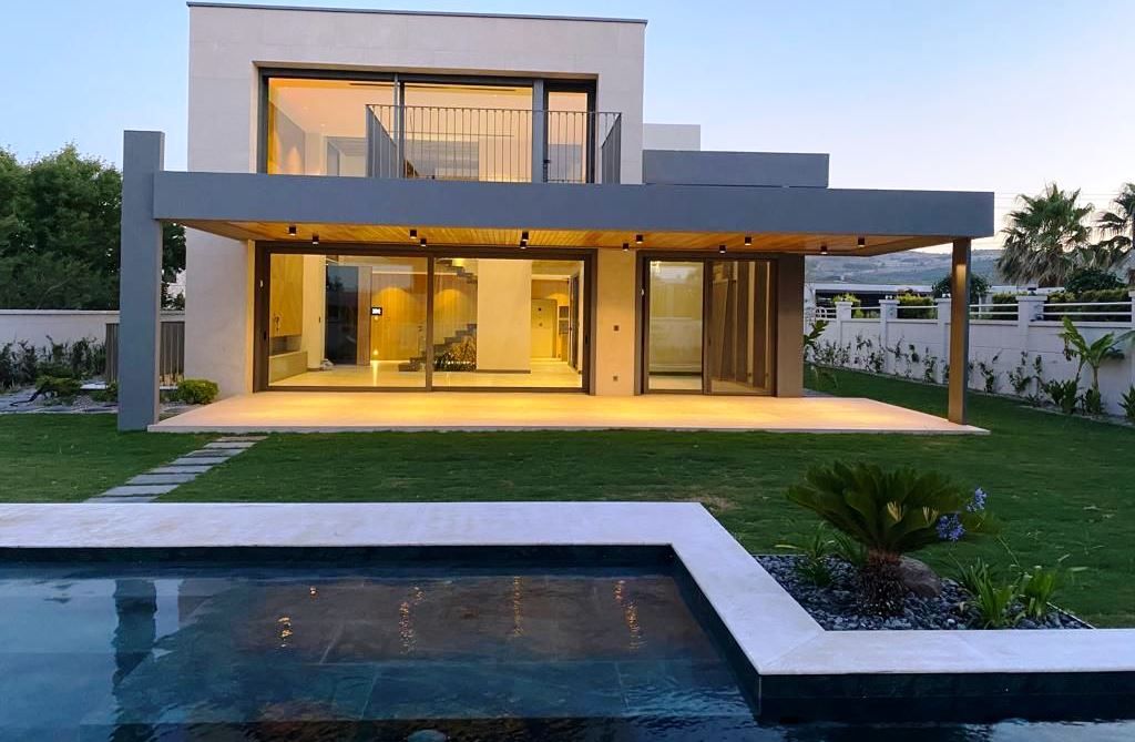 Вилла в Чешме, Турция, 350 м² - фото 1