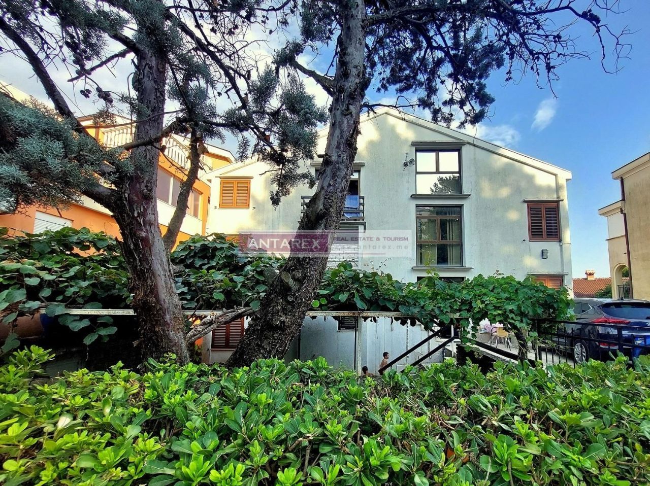 Вилла в Игало, Черногория, 268 м² - фото 2