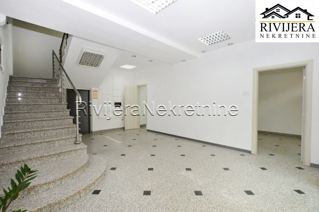 Офис в Херцег-Нови, Черногория, 201 м² - фото 6