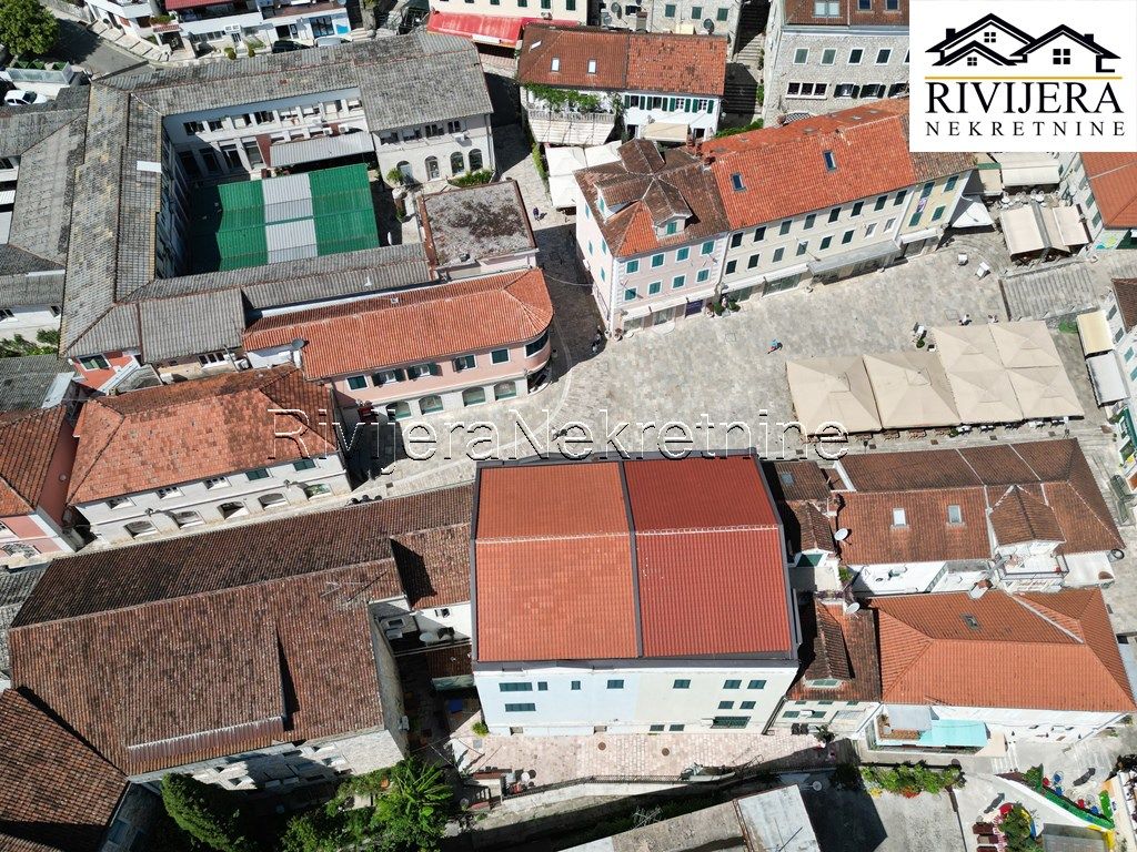 Офис в Херцег-Нови, Черногория, 201 м² - фото 2