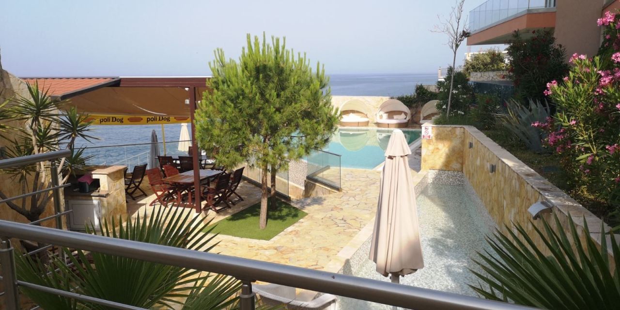 Квартира в Добра Воде, Черногория, 33 м² - фото 17