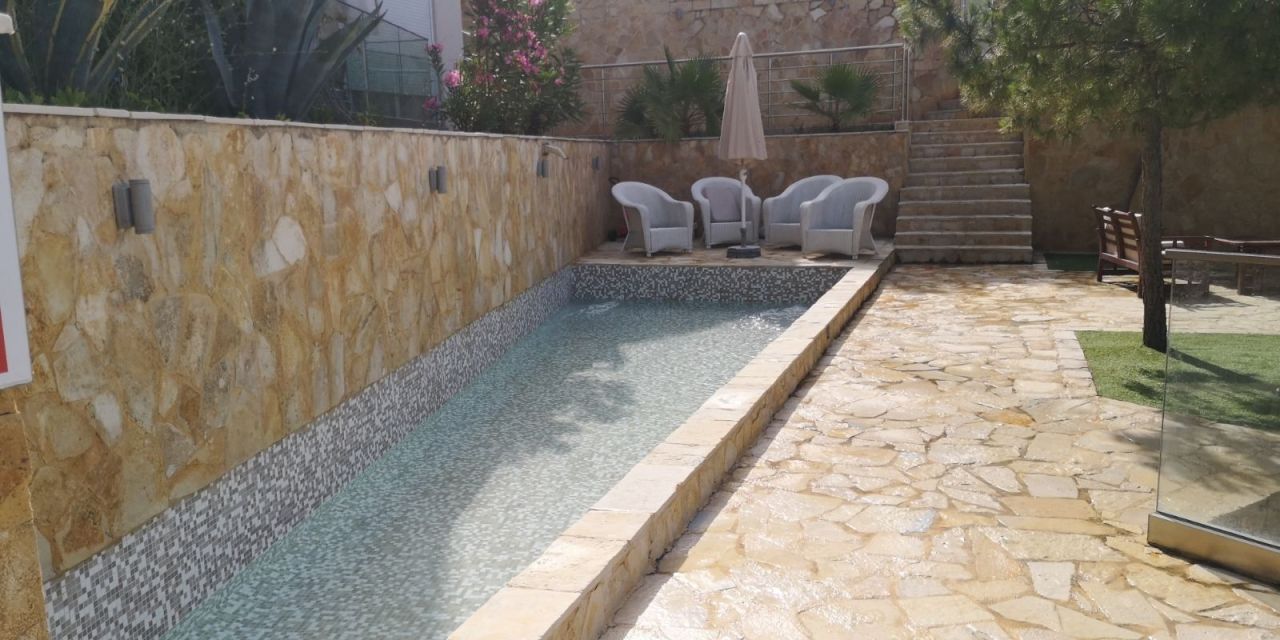 Квартира в Добра Воде, Черногория, 33 м² - фото 19