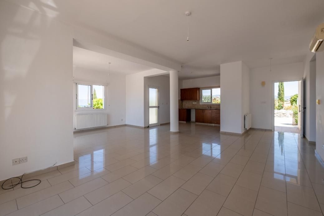 Коммерческая недвижимость в Полисе, Кипр, 762 м² - фото 8