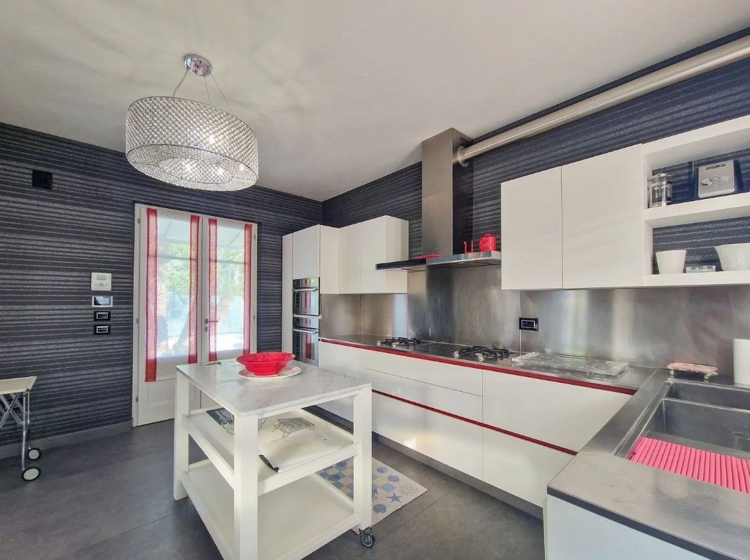 Вилла в Форте деи Марми, Италия, 240 м² - фото 4