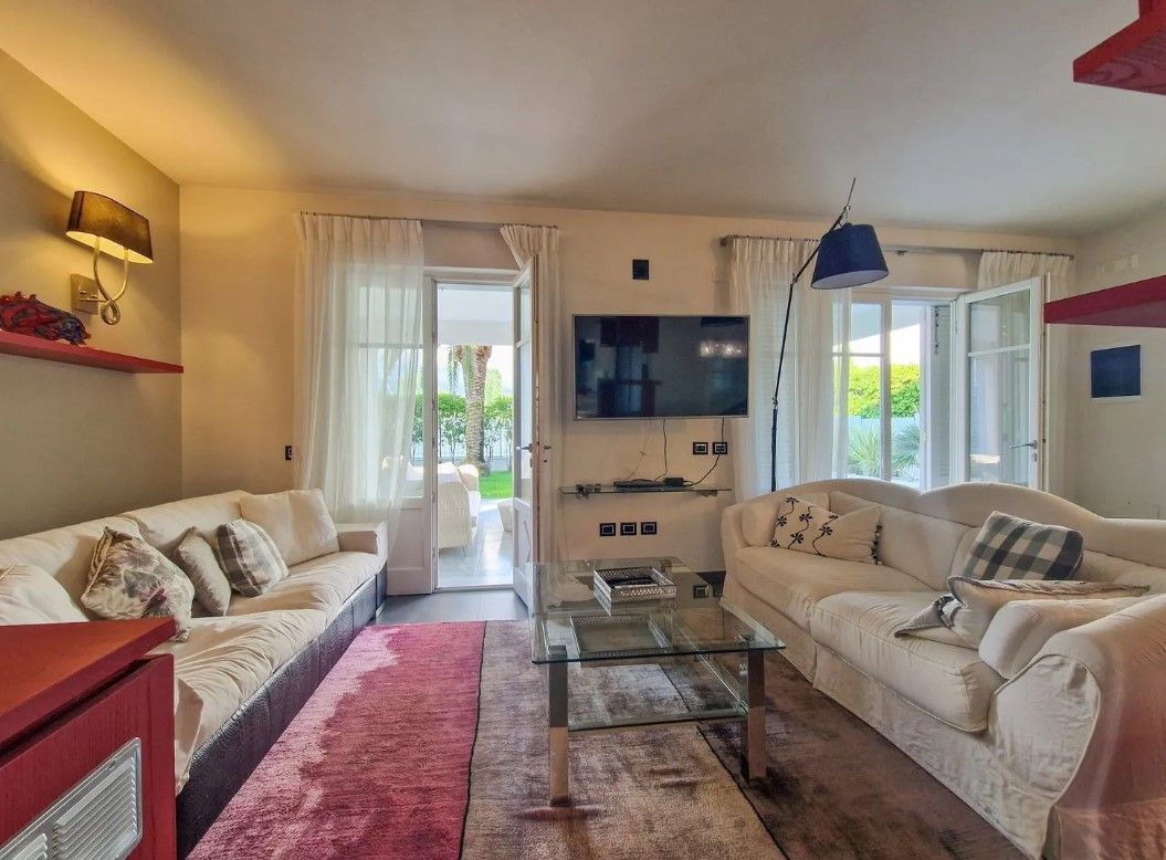 Вилла в Форте деи Марми, Италия, 240 м² - фото 7