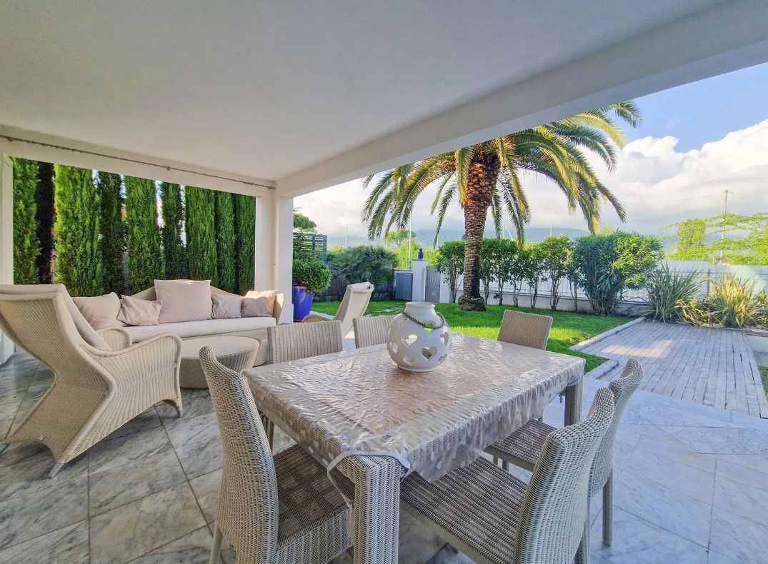 Вилла в Форте деи Марми, Италия, 240 м² - фото 3