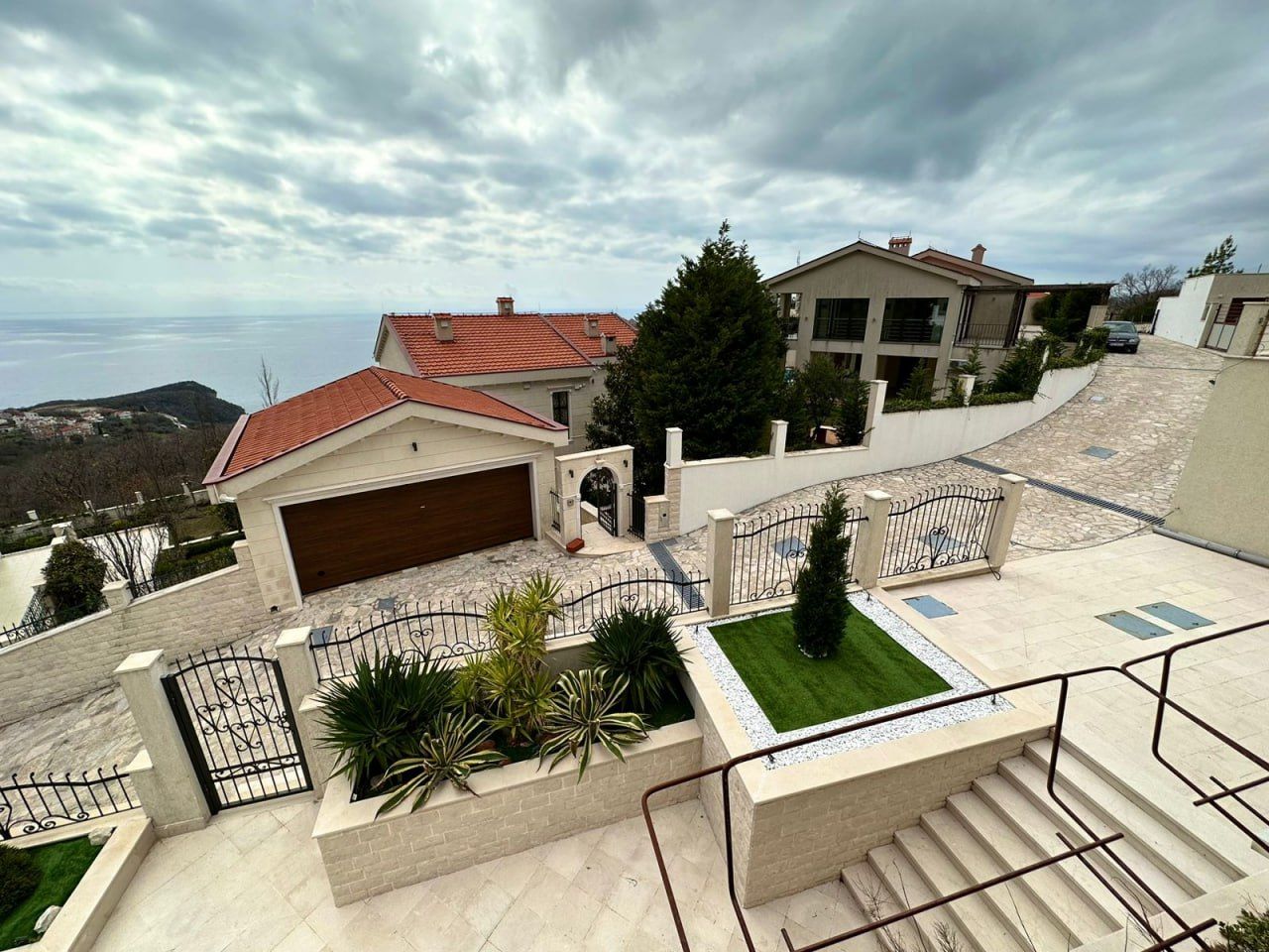 Вилла в Будве, Черногория, 360 м² - фото 2