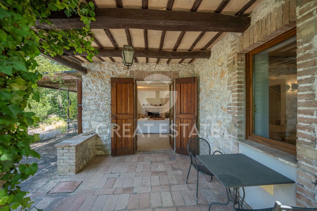 Дом в Кампелло-суль-Клитунно, Италия, 236.65 м² - фото 1