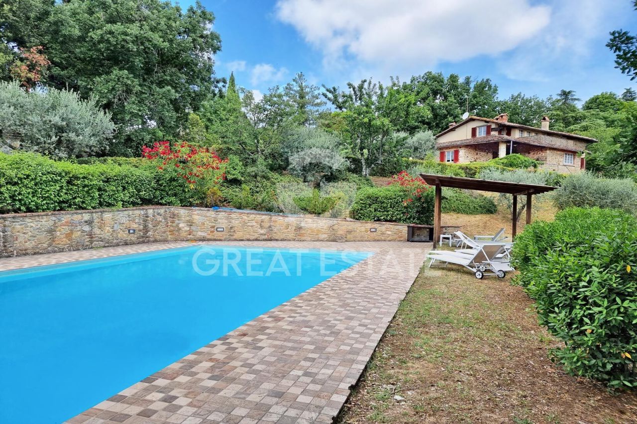 Дом Monte San Savino, Италия, 449.4 м² - фото 2