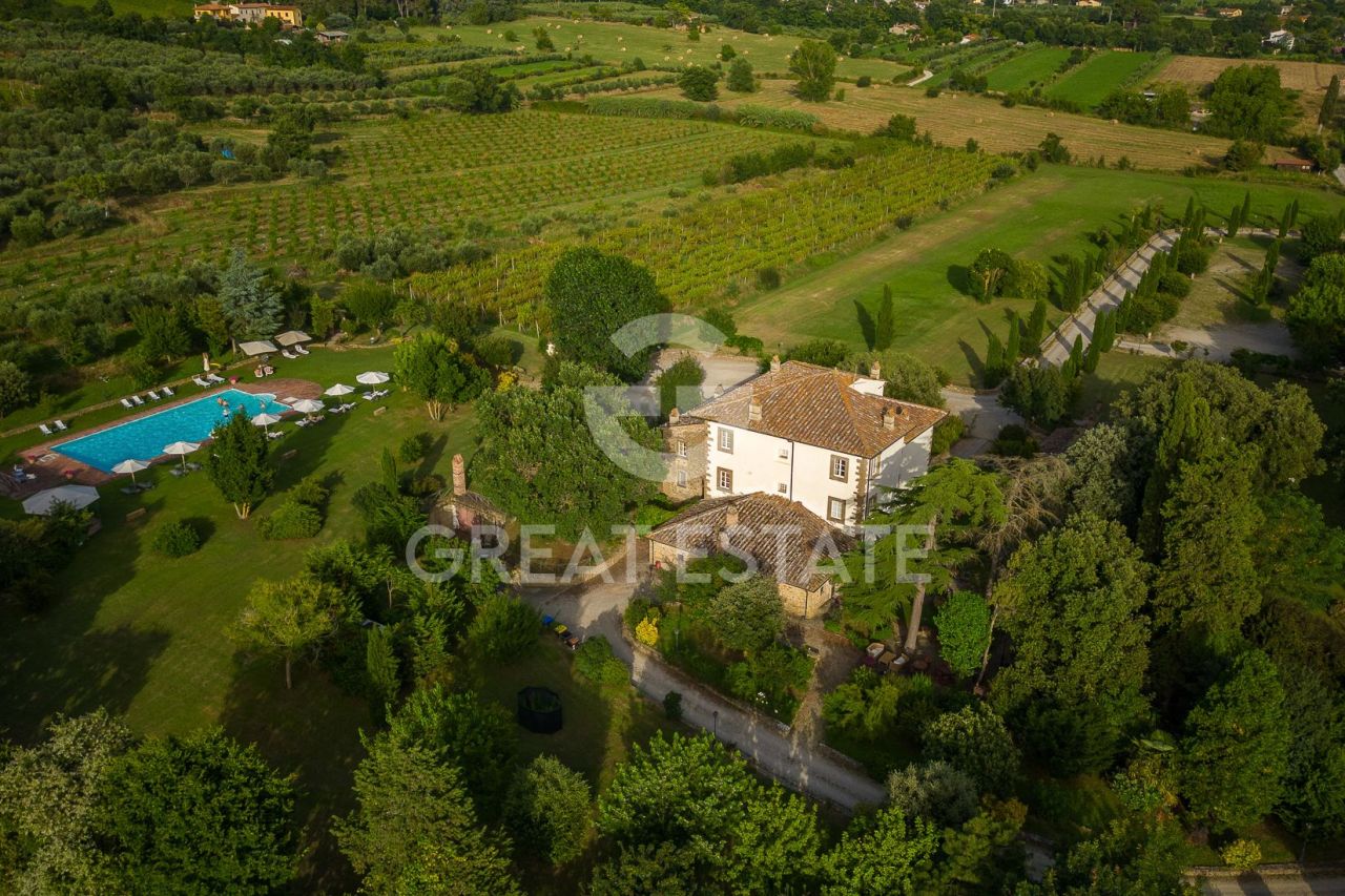 Дом в Кортоне, Италия, 944 м² - фото 3