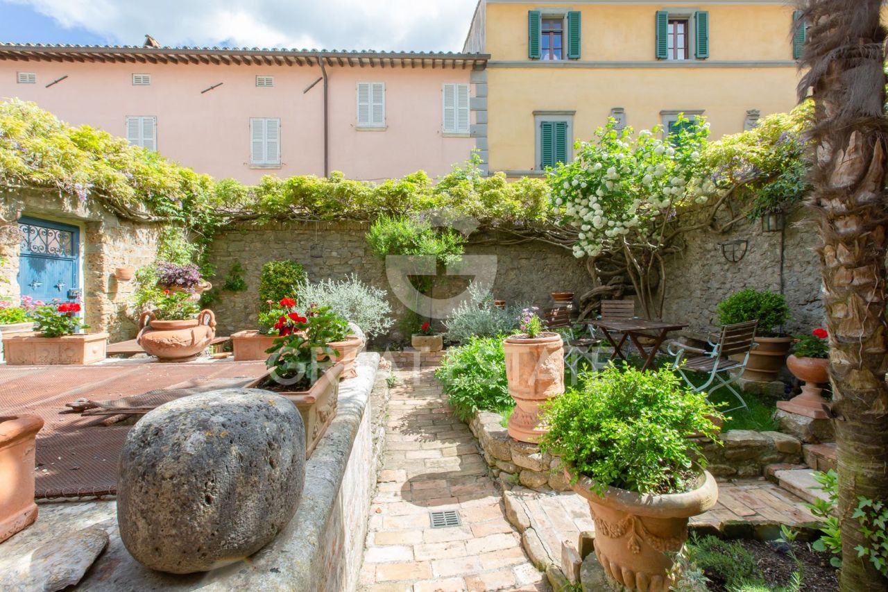 Дом San Casciano dei Bagni, Италия, 531.8 м² - фото 4