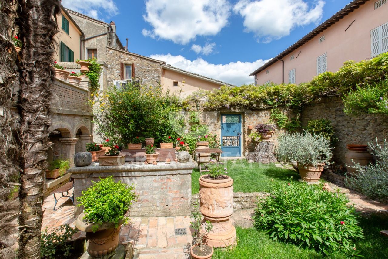 Дом San Casciano dei Bagni, Италия, 531.8 м² - фото 5