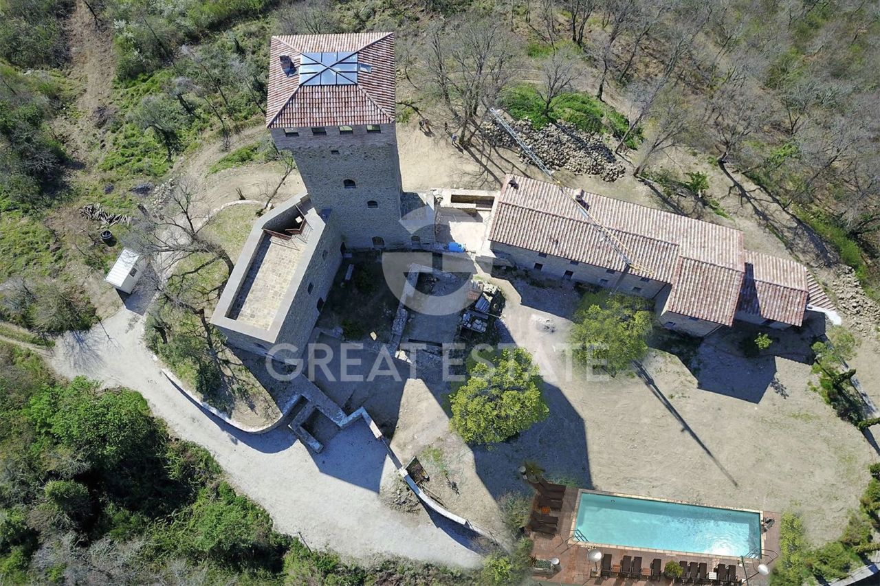 Замок в Пассиньяно-суль-Тразимено, Италия, 1 080 м² - фото 7