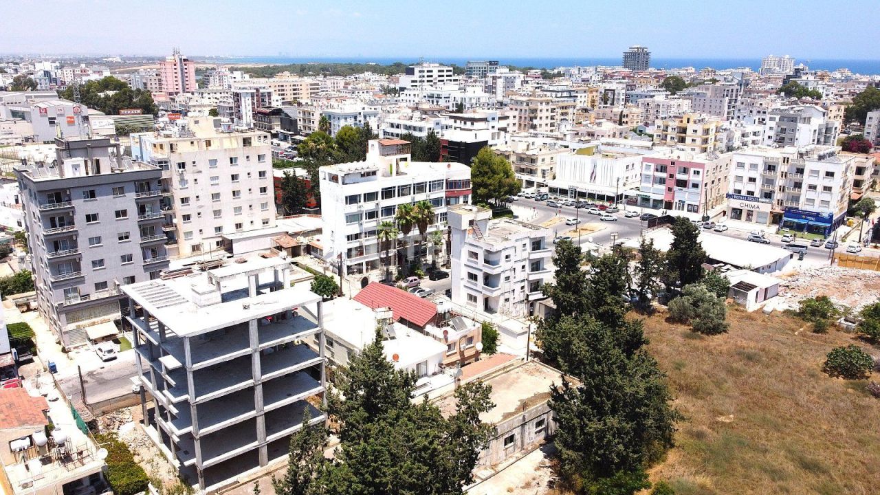 Апартаменты в Газимагусе, Кипр, 1 000 м² - фото 1