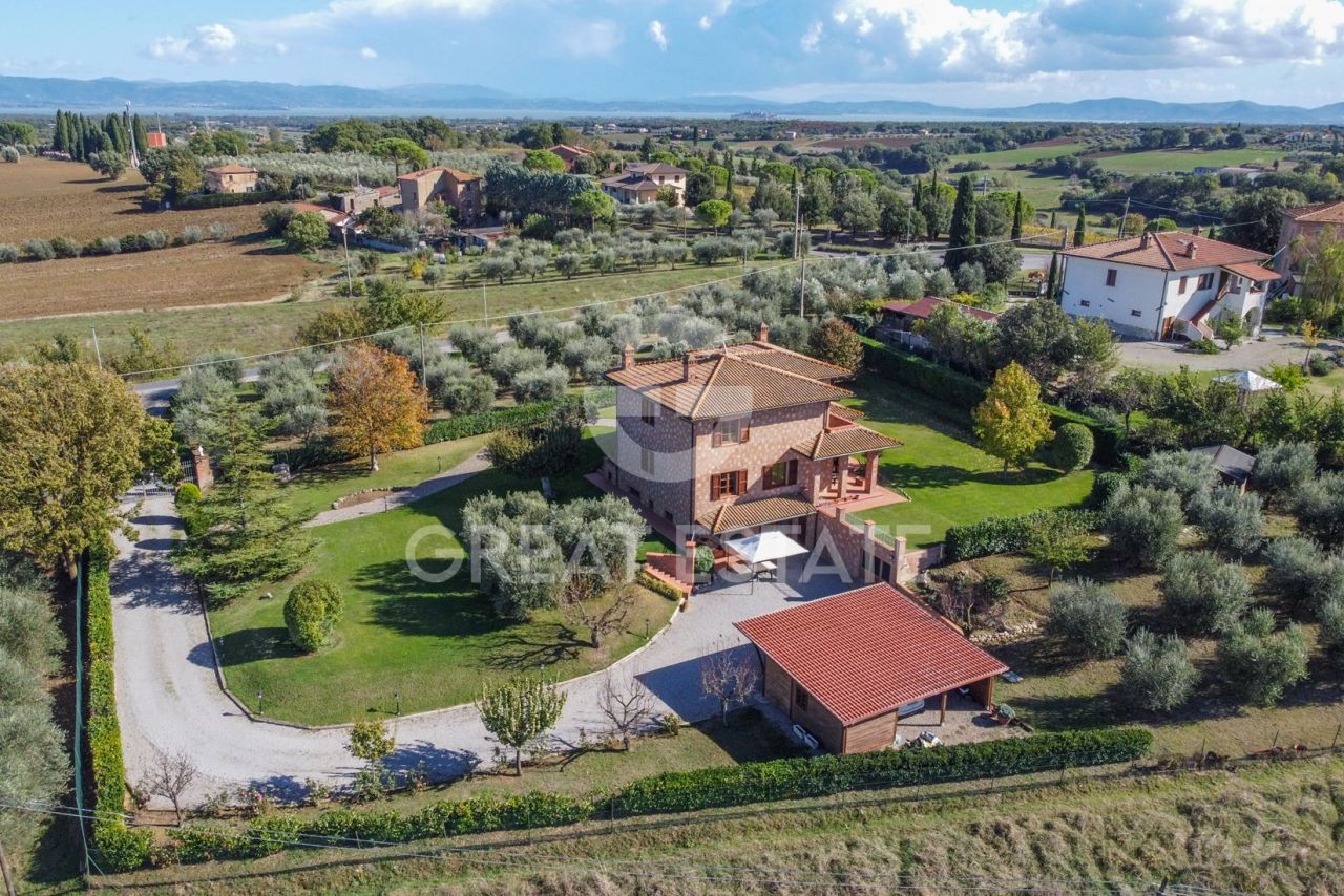 Дом в Кастильоне-дель-Лаго, Италия, 425.25 м² - фото 2