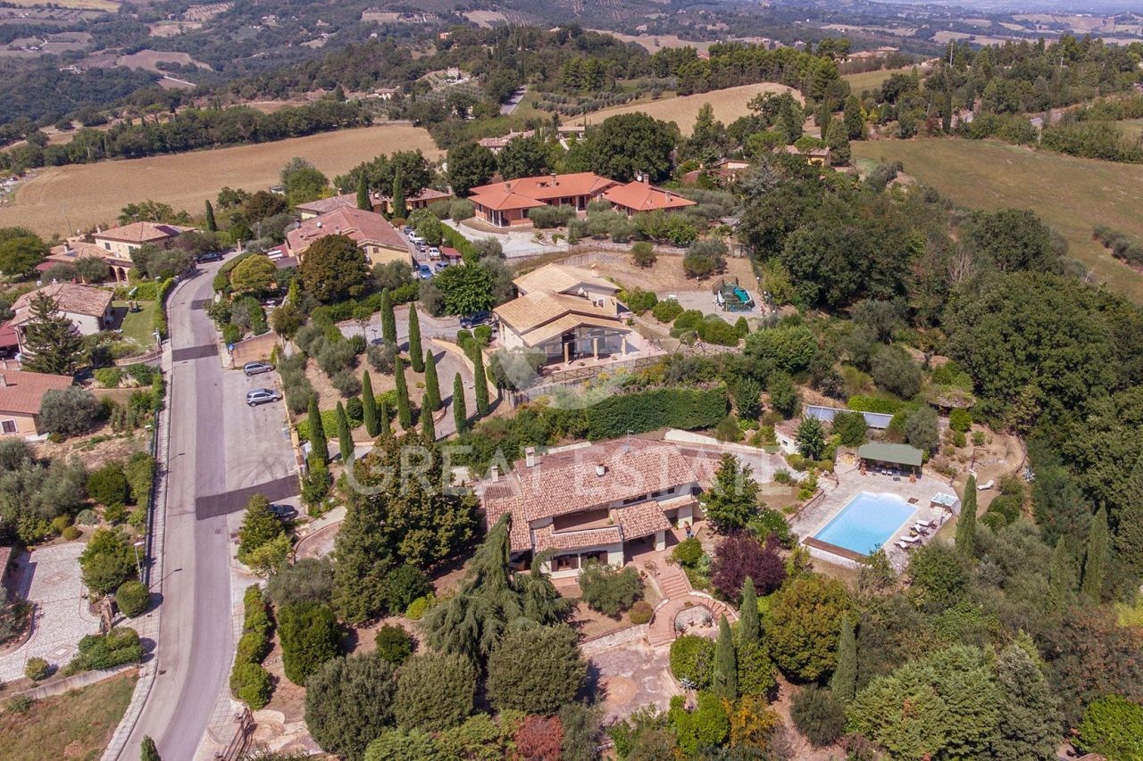 Вилла в Тоди, Италия, 489.55 м² - фото 4