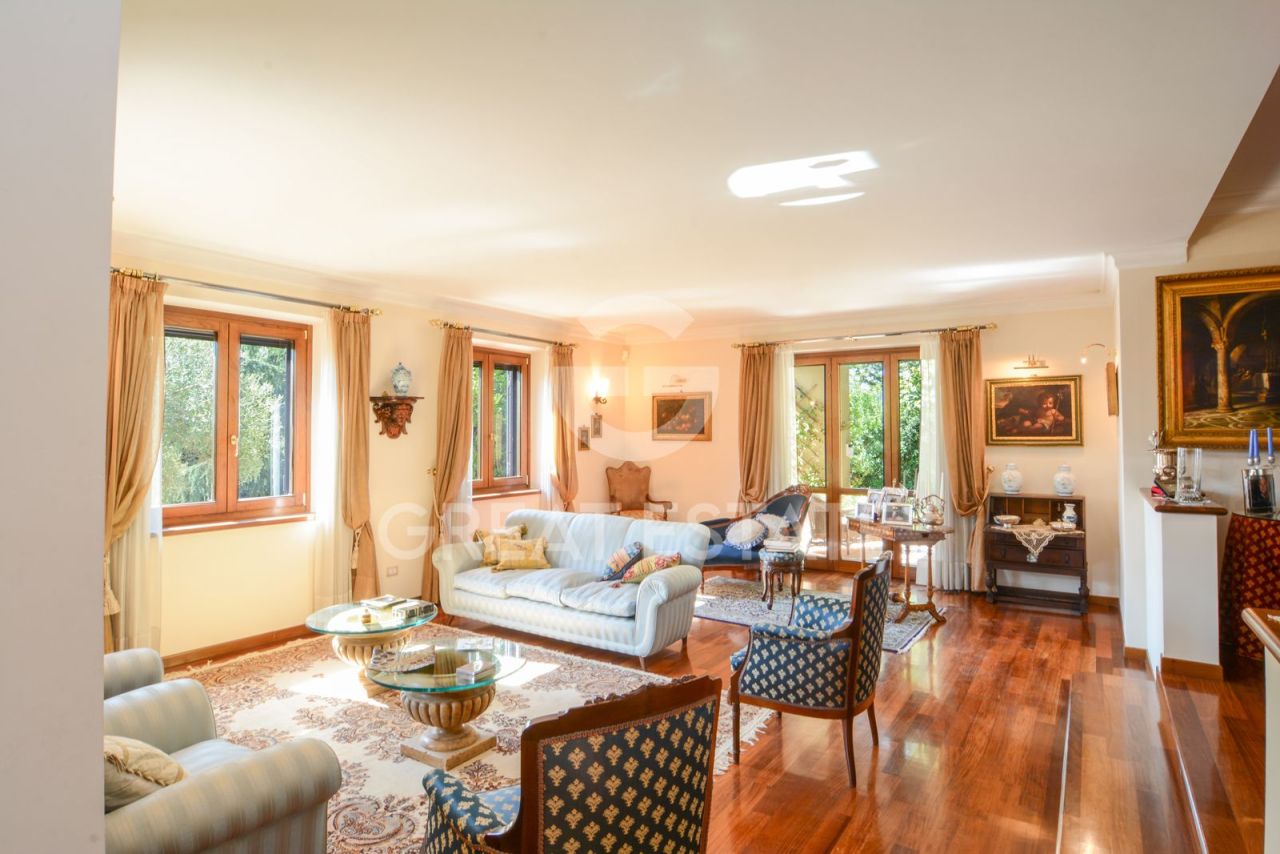 Вилла в Тоди, Италия, 489.55 м² - фото 13