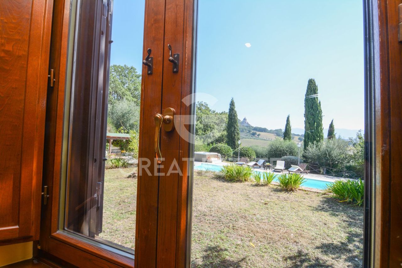 Вилла в Тоди, Италия, 489.55 м² - фото 16