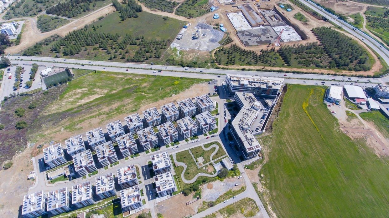 Коммерческая недвижимость в Кирении, Кипр, 440 м² - фото 1
