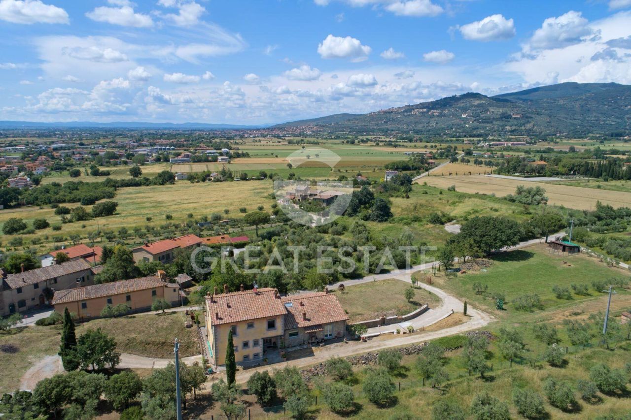 Дом в Кортоне, Италия, 500.4 м² - фото 4