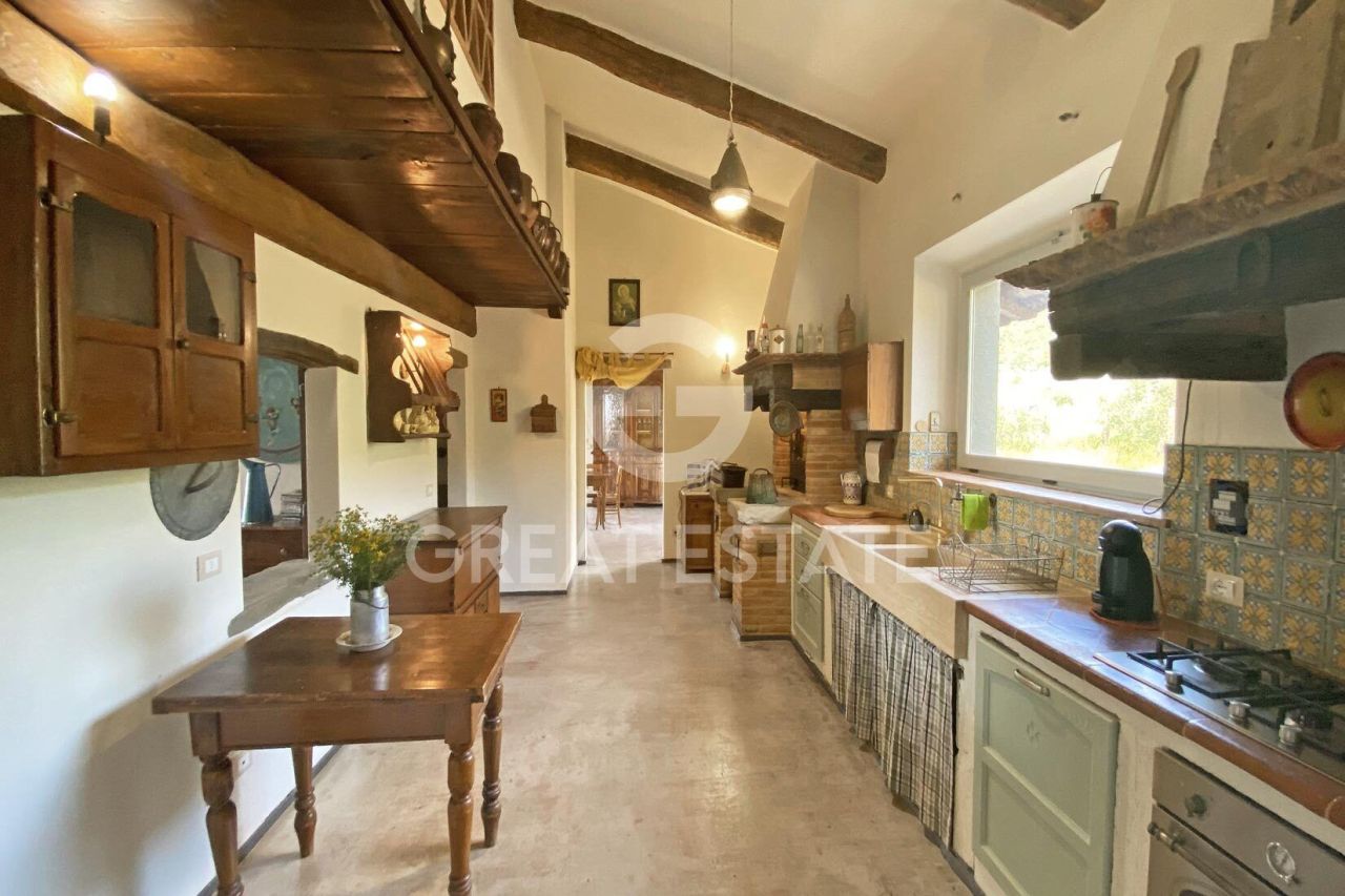 Дом в Кортоне, Италия, 500.4 м² - фото 12