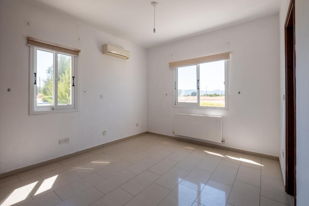 Коммерческая недвижимость в Полисе, Кипр, 762 м² - фото 13