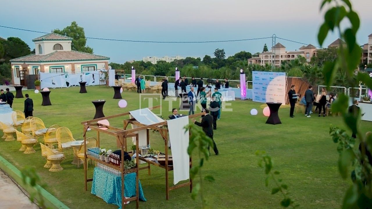 Отель, гостиница в Бенальмадене, Испания, 11 000 м² - фото 5