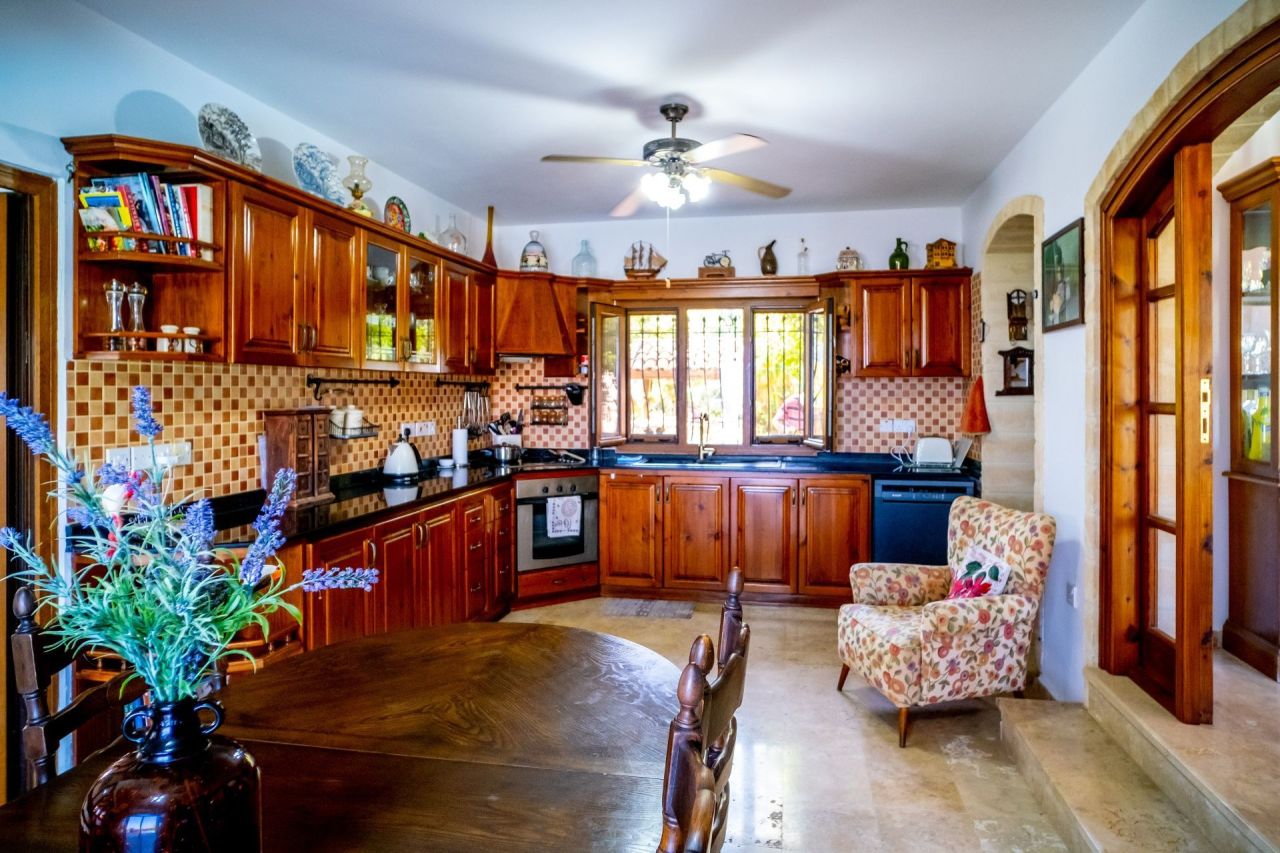 Вилла в Алсанджаке, Кипр, 220 м² - фото 16