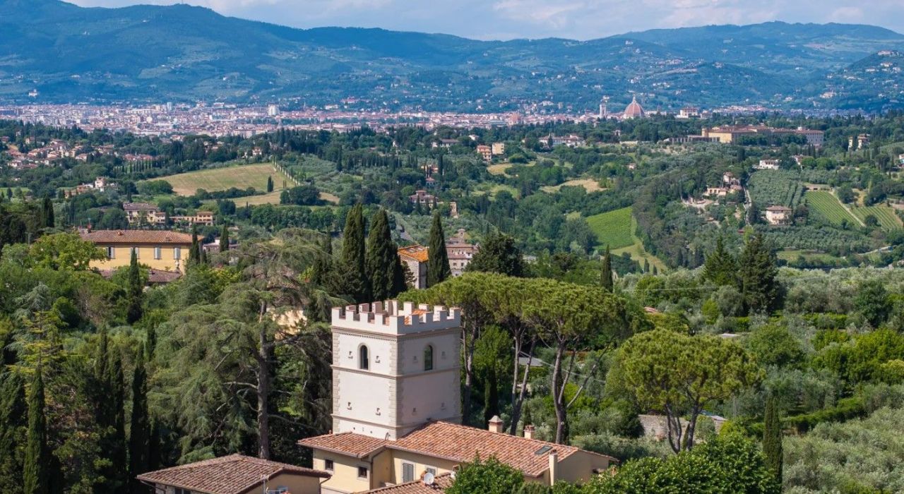 Замок во Флоренции, Италия, 1 080 м² - фото 5