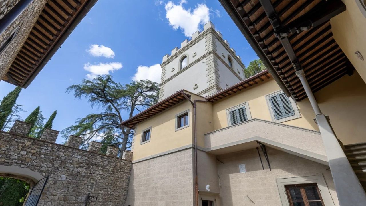 Замок во Флоренции, Италия, 1 080 м² - фото 7