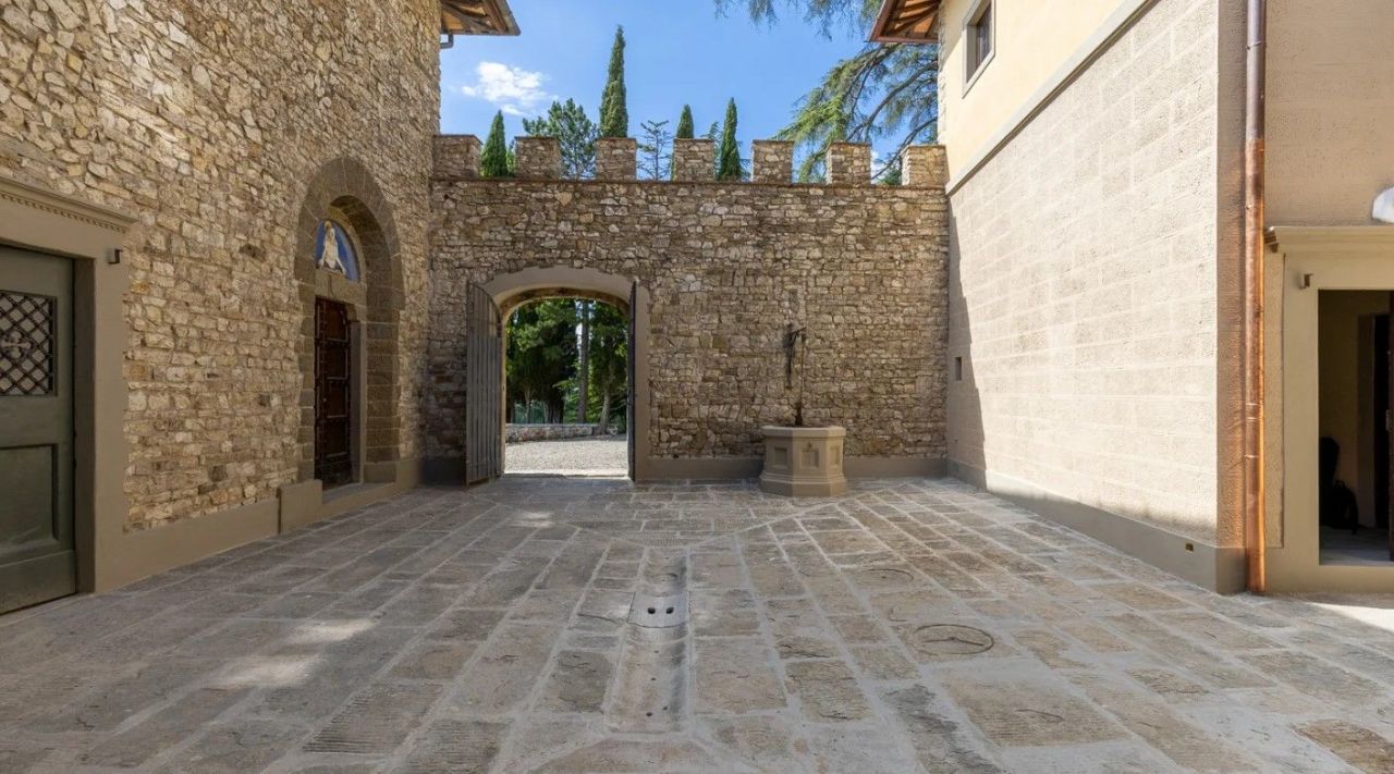 Замок во Флоренции, Италия, 1 080 м² - фото 8