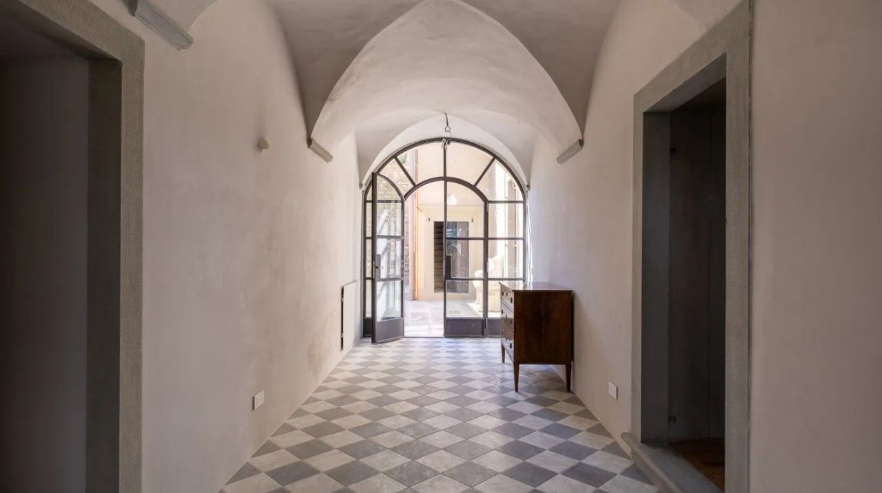 Замок во Флоренции, Италия, 1 080 м² - фото 15