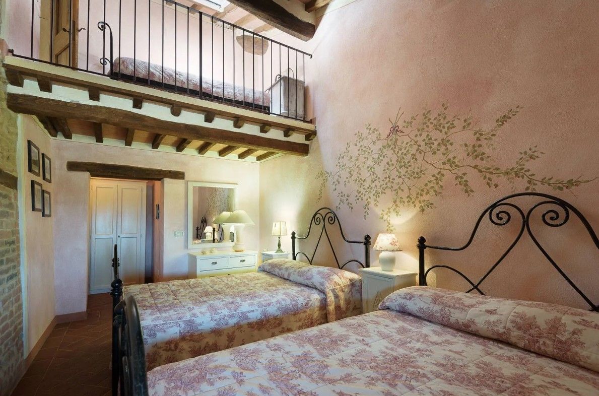 Доходный дом в Монтальчино, Италия, 1 000 м² - фото 9